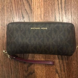 Authentic Michael Kors Wallet wristlet